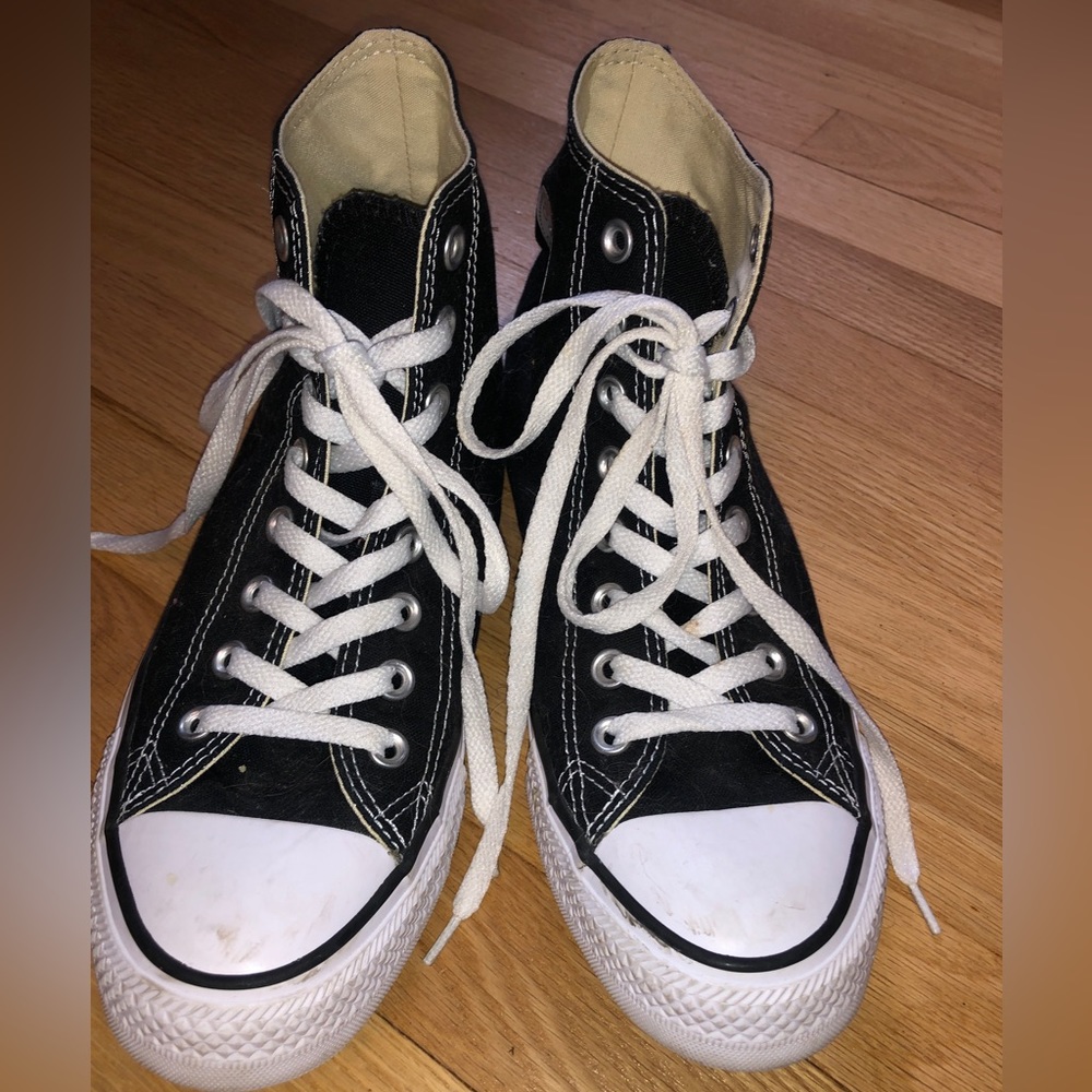 Converse Chuck Taylor High Tops 7.5
